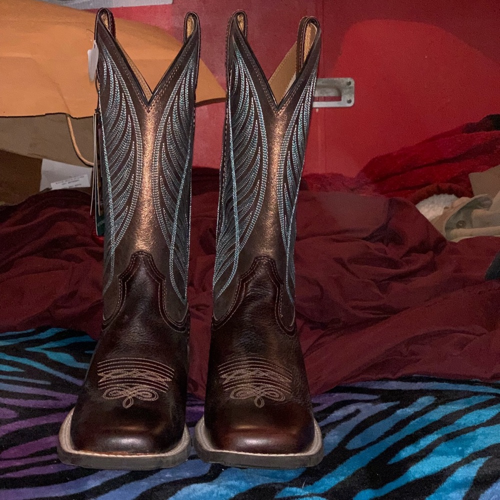 NWT Women’s Ariat Square Toe